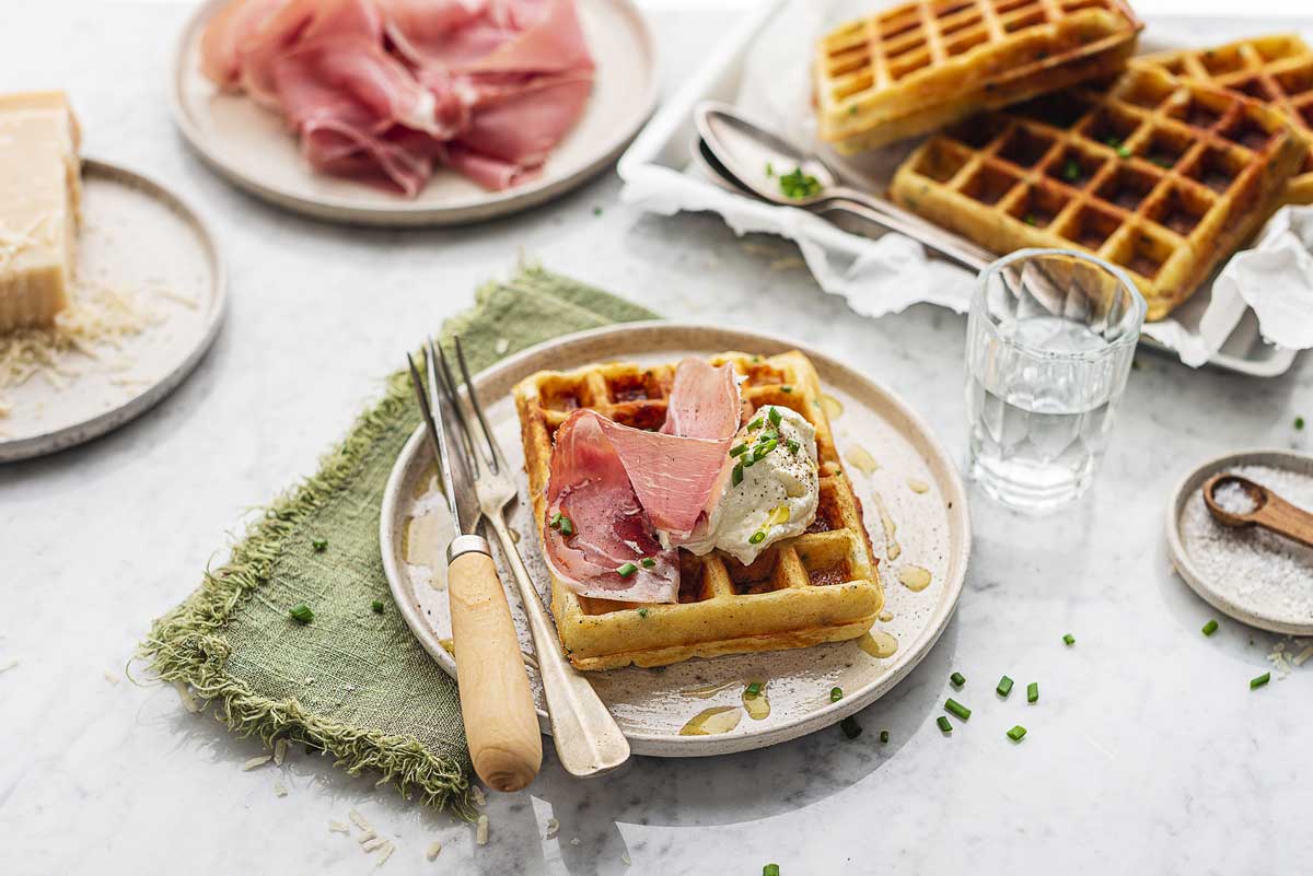 Waffle salati con formaggio e  San Daniele