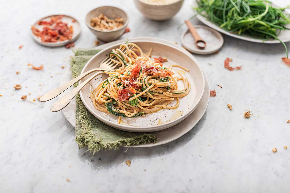 Spaghetti con agretti, gorgonzola e San Daniele