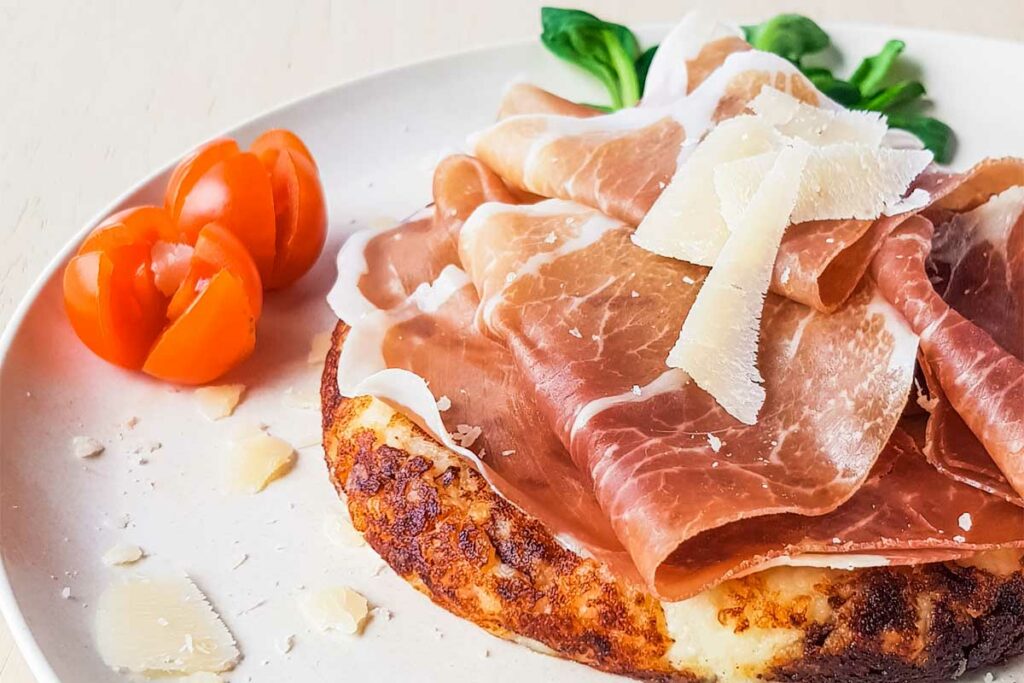 Ricetta friulana del Fit Frico con Prosciutto crudo di San Daniele