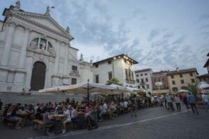 La piazza di San Daniele del Friuli durante Aria di Festa