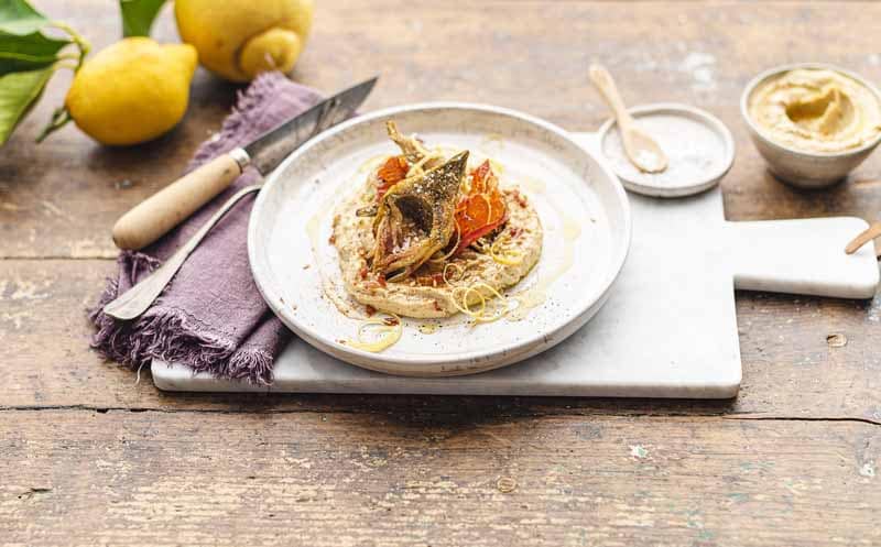 Carciofi gratinati su letto di Hummus e Prosciutto di San Daniele