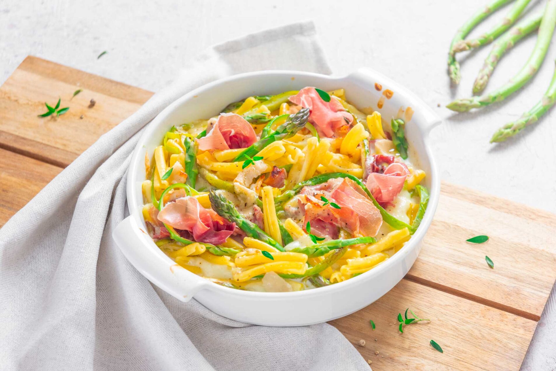 Baked pasta with asparagus and Prosciutto di San Daniele