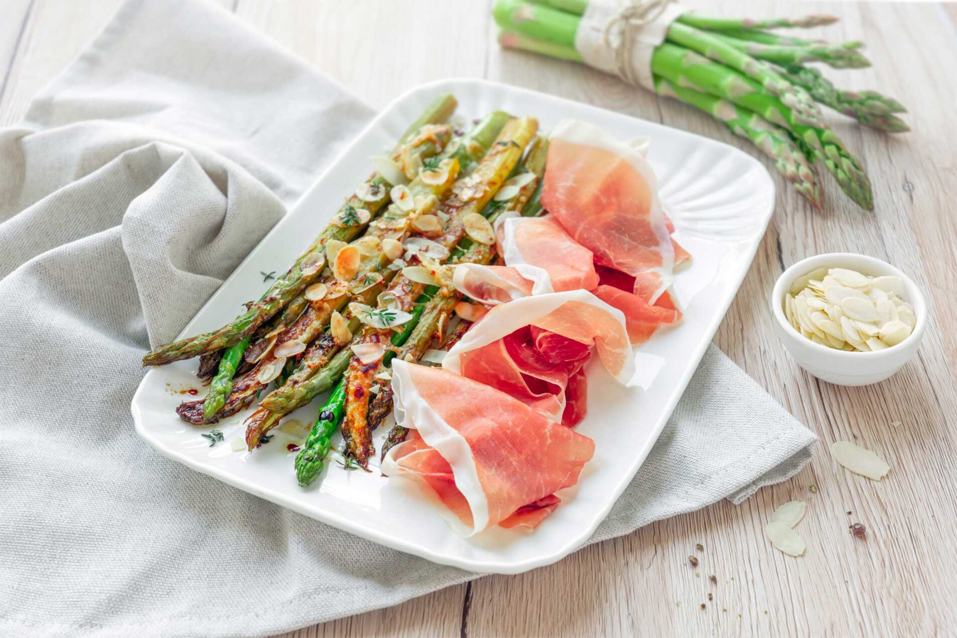 Asparagi alla parmigiana con Prosciutto di San Daniele