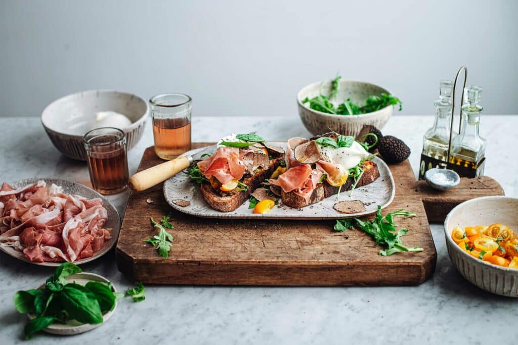 bruschetta di ferragosto con Prosciutto di San Daniele e tartufo scorzone
