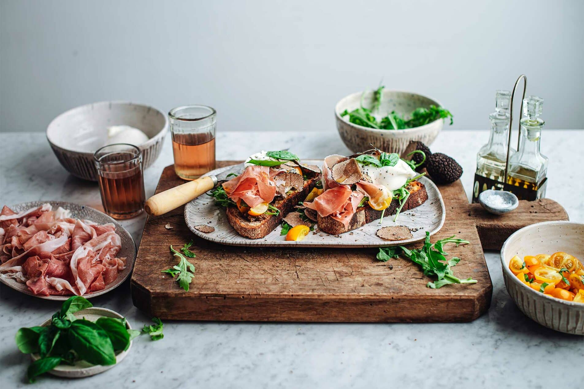 Bruschetta gourmet di ferragosto con Prosciutto di San Daniele e tartufo scorzone