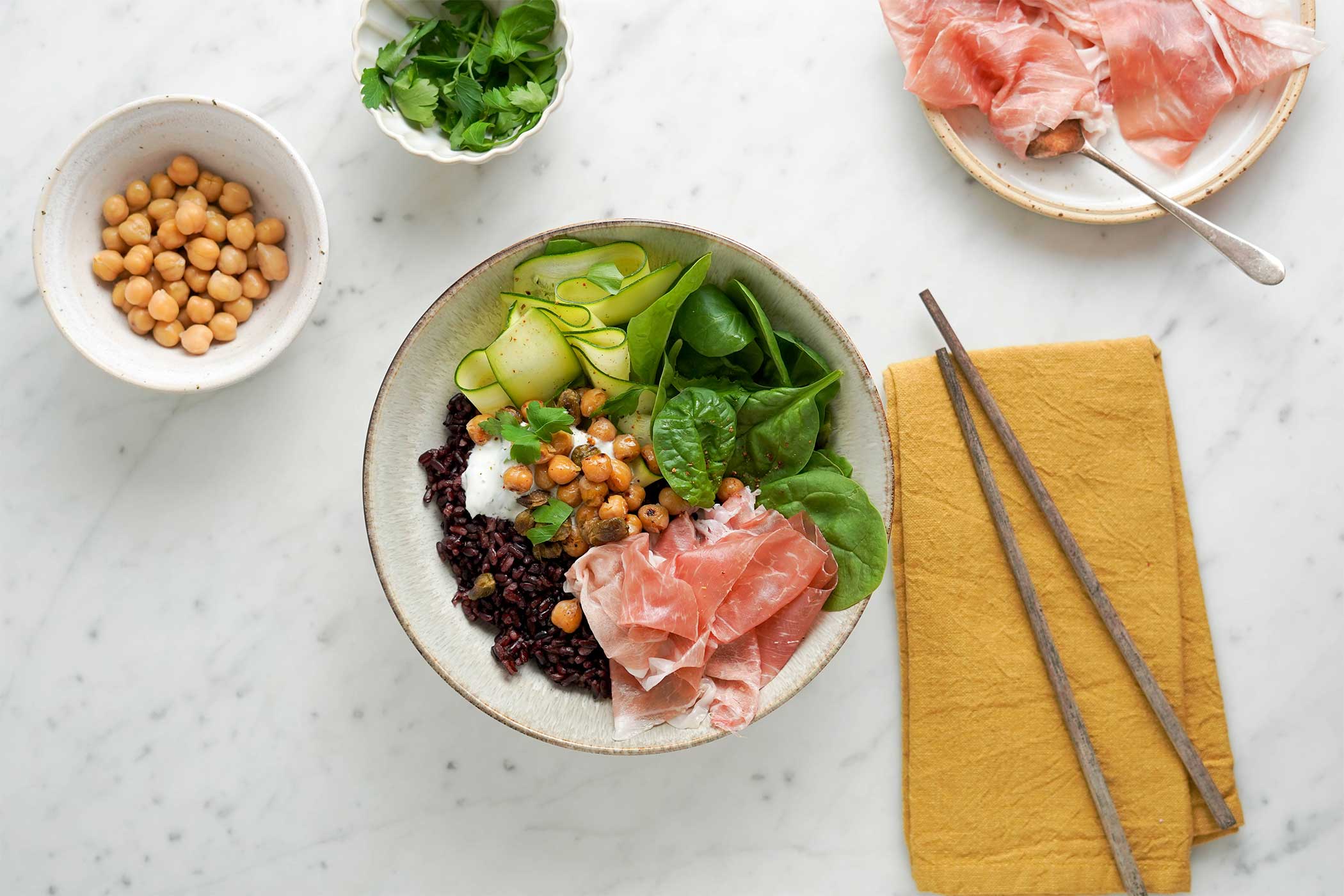 Insalata di riso nero, Prosciutto di San Daniele, ceci e verdurine