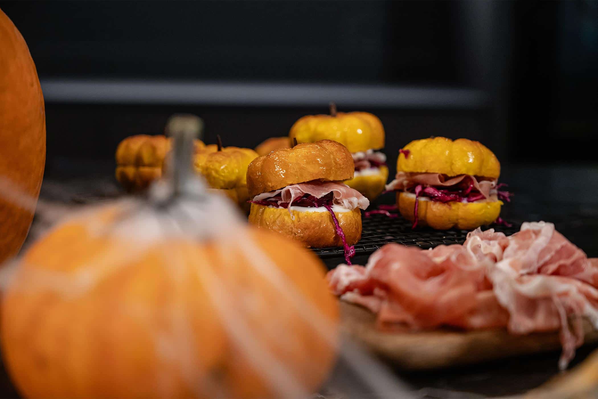 Panini di halloween alla zucca con Prosciutto di San Daniele