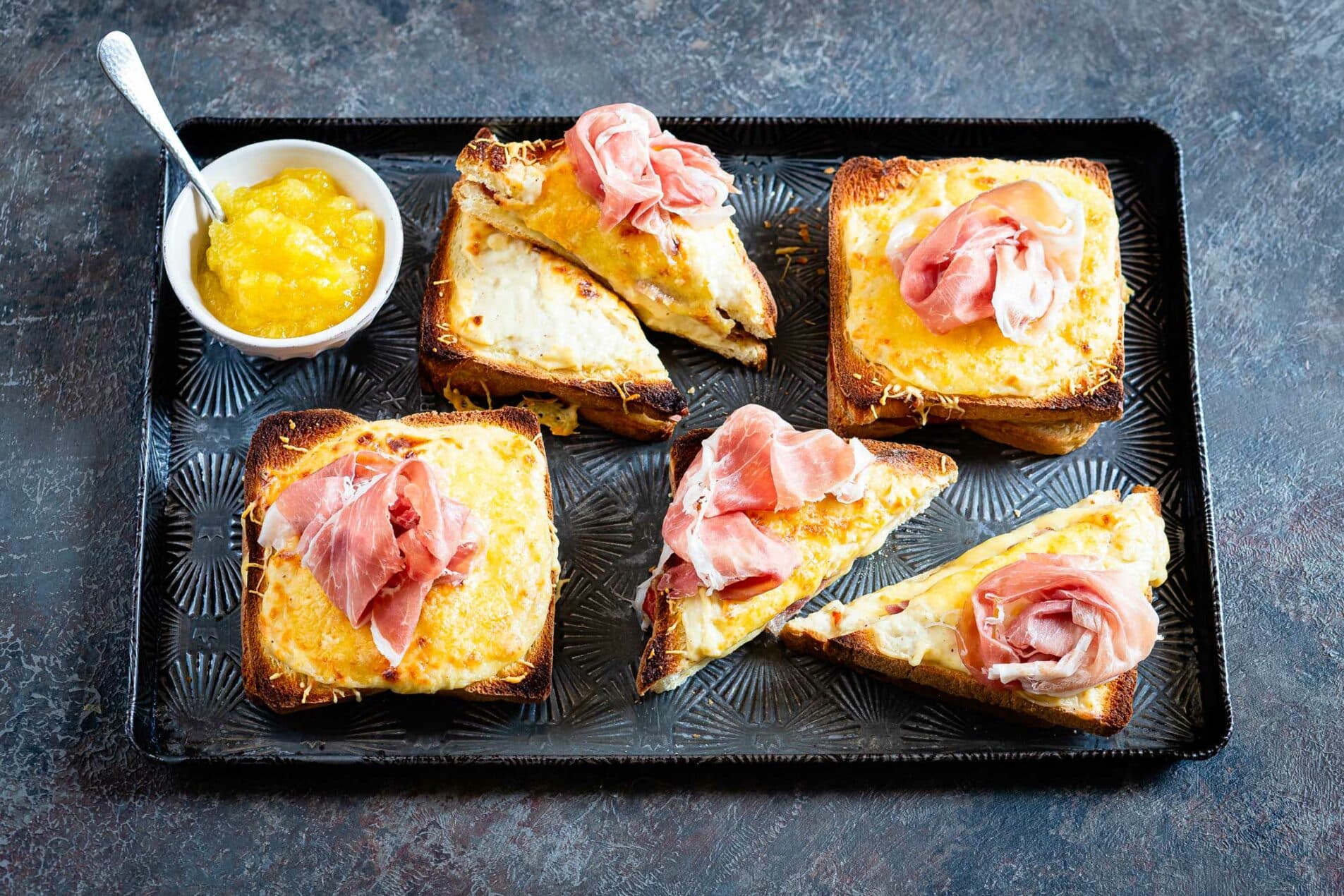 Croque monsieur con Prosciutto di San Daniele e confettura di ananas