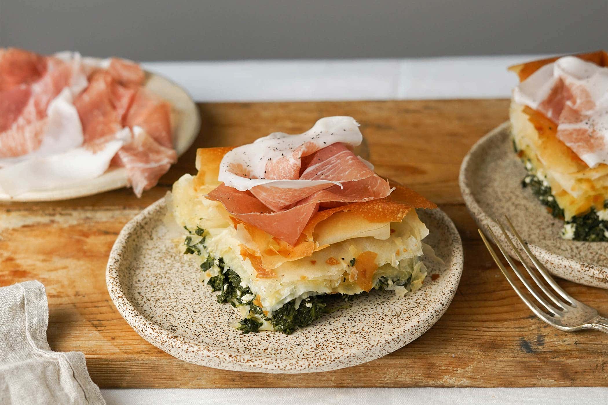 Borek con Prosciutto di San Daniele, feta e spinaci
