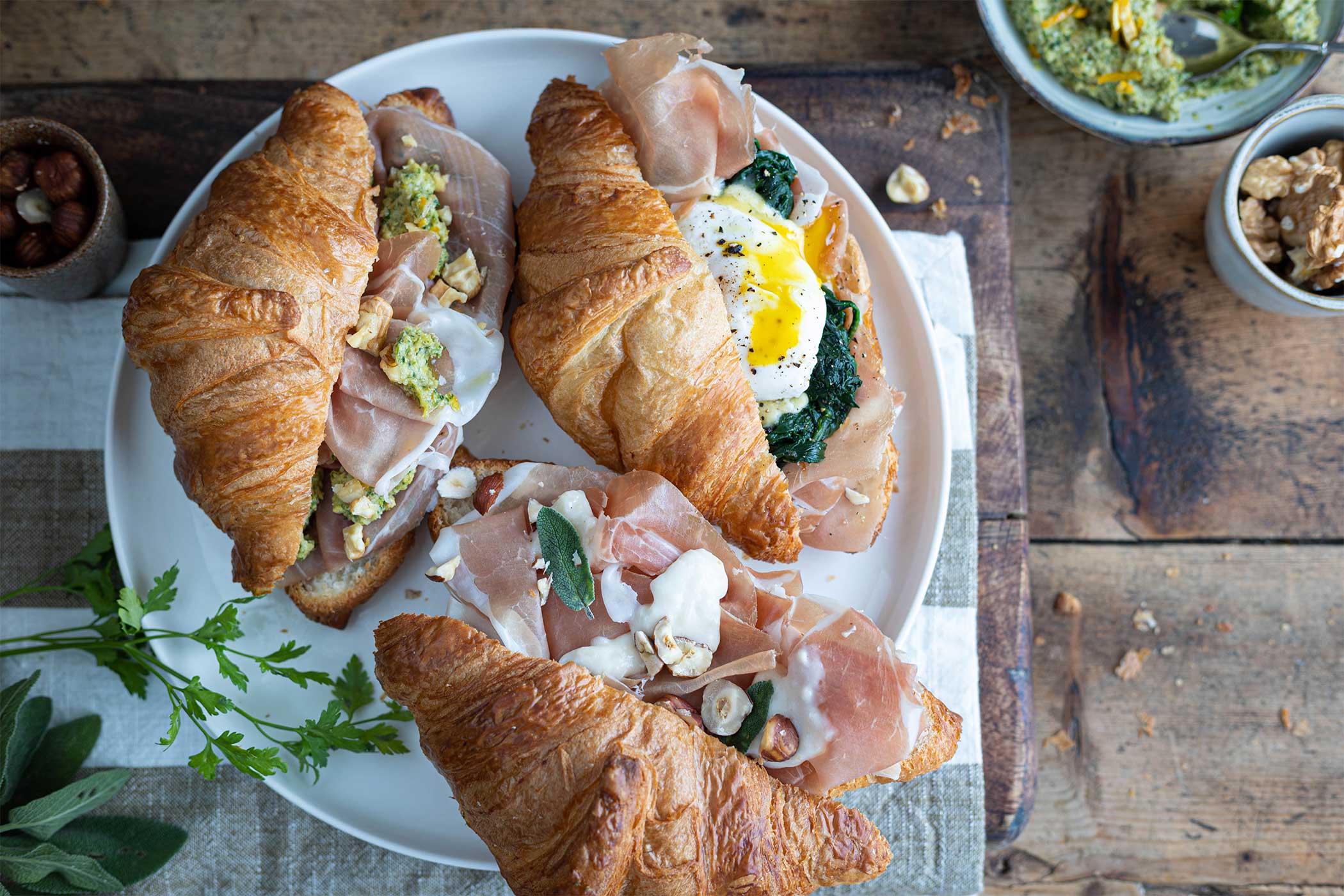 Croissant salati: 3 idee con il Prosciutto di San Daniele