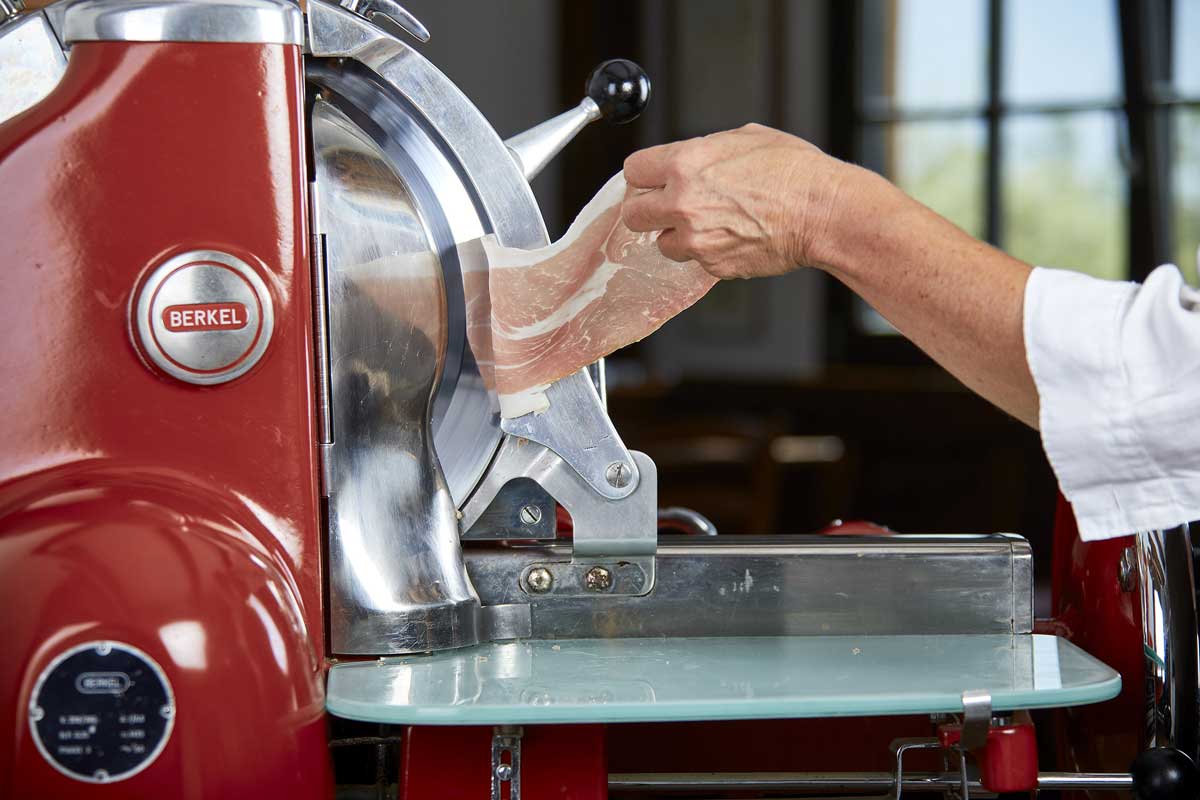 conservare e tagliare il Prosciutto di San Daniele