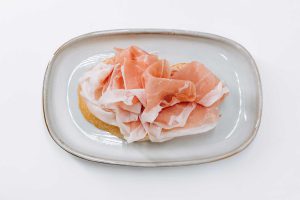 Daniele abbraccia la giornata nazionale di prevenzione contro lo spreco alimentare 2024.