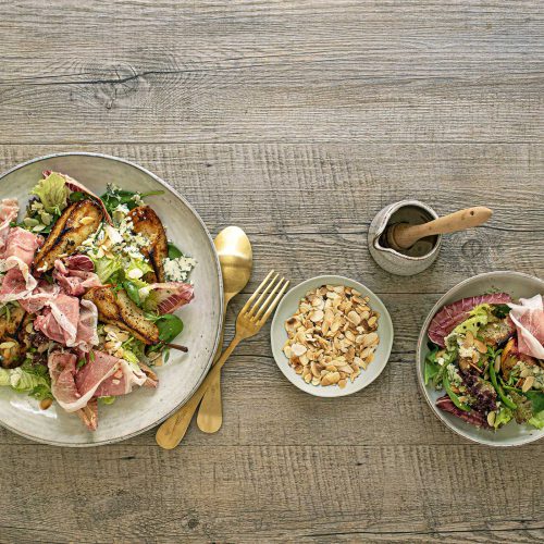 Insalata con Prosciutto di San Daniele, pere arrosto, scaglie di gorgonzola e miele