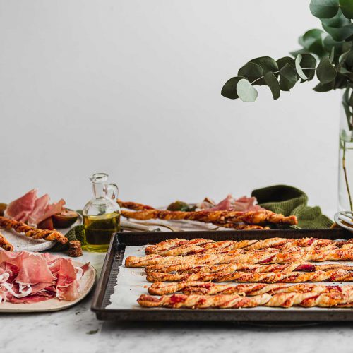 Torciglioni di sfoglia con Prosciutto di San Daniele e pecorino