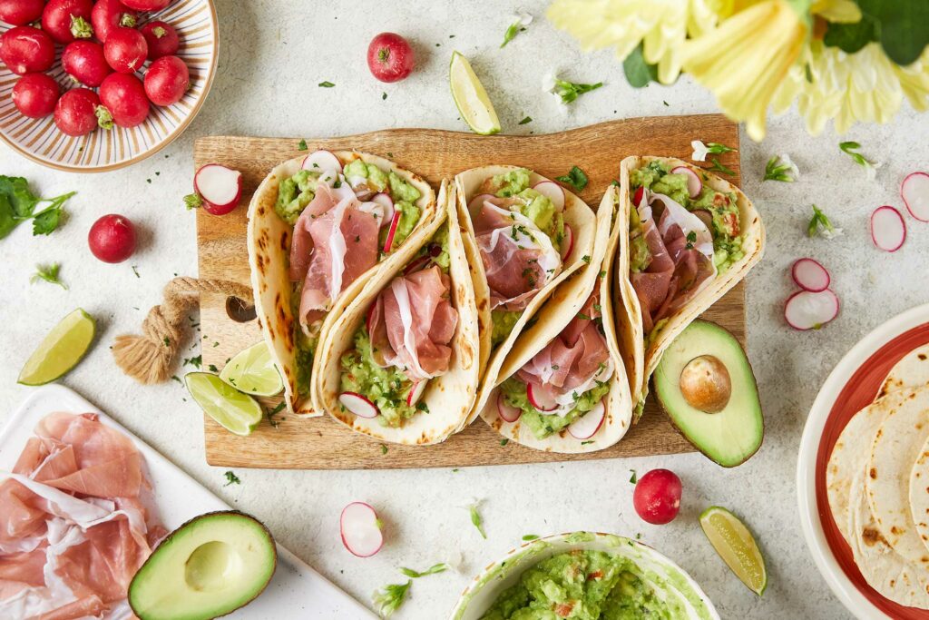 Ricetta dei tacos con Prosciutto di San Daniele, guacamole e ravanelli