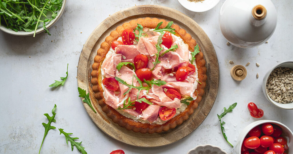 Crostata morbida estiva con Prosciutto di San Daniele