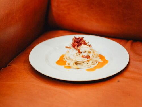 Pasta con pecorino, fichi d'india e Prosciutto di San Daniele