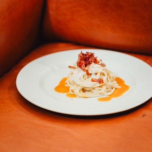Pasta con pecorino, fichi d'india e Prosciutto di San Daniele