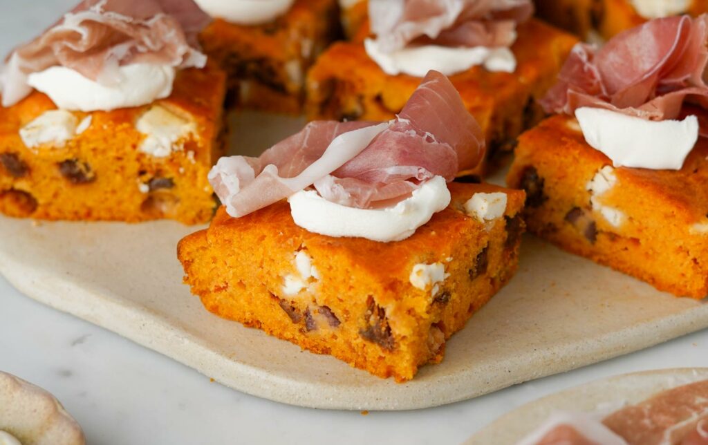 Plumcake salato con pomodorini, feta, olive e Prosciutto di San Daniele