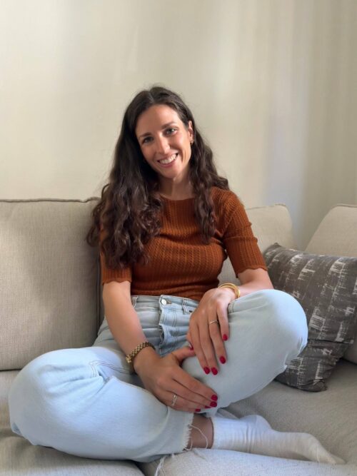 Carlotta Cambi, palleggiatrice della Nazionale italiana di pallavolo, sorride durante l'intervista